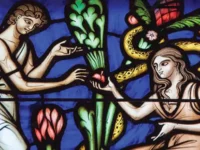 vitral com Adão e Eva e o fruto